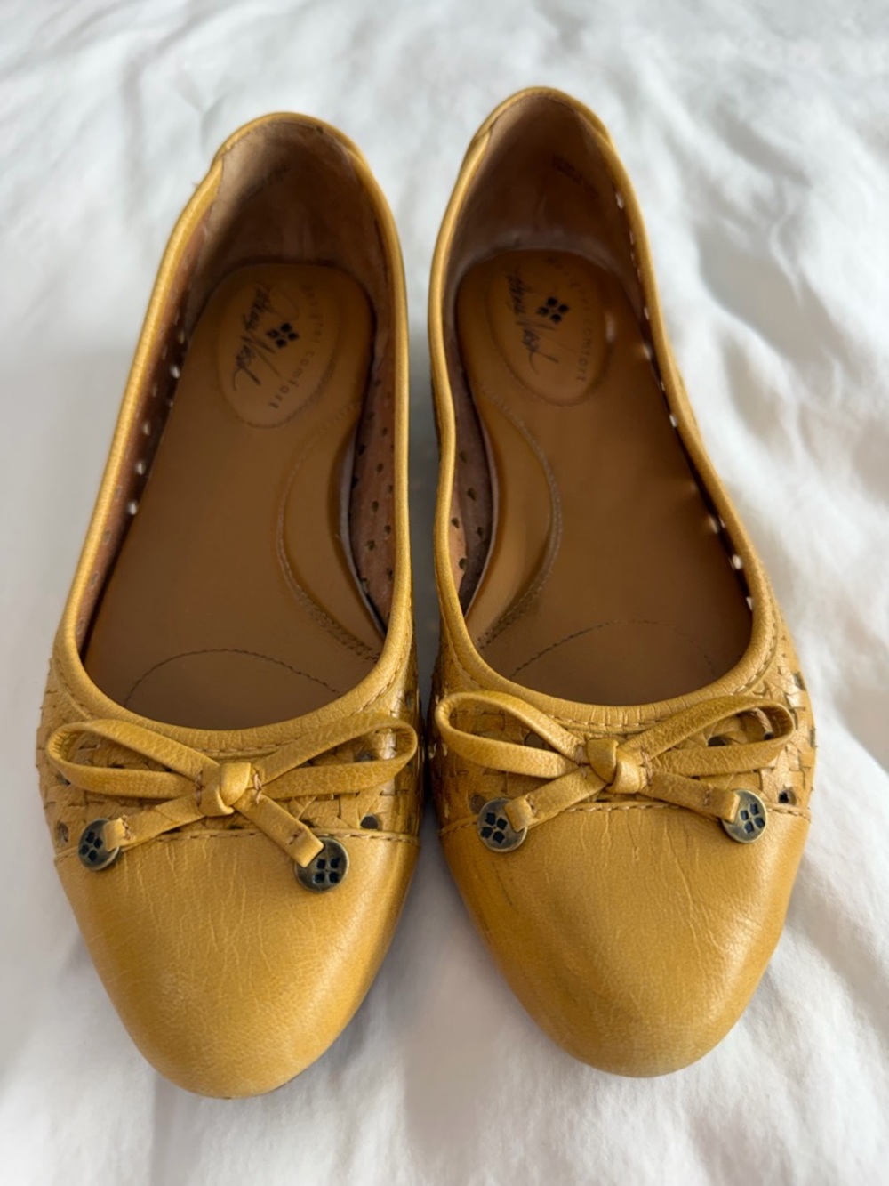 Patricia Nash Bettina Ochre Leather Bow Ballet Flats - Women Size 6M